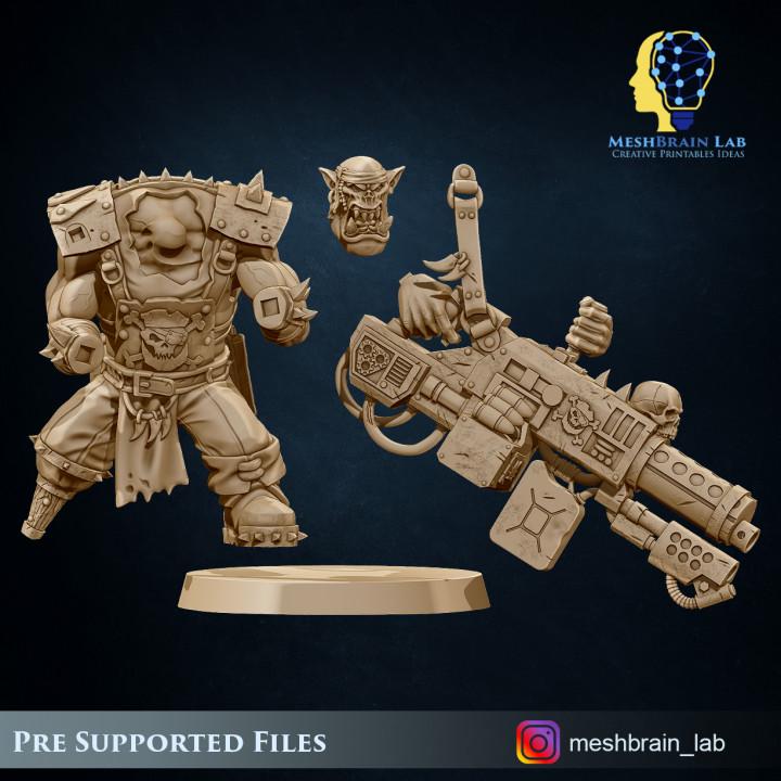 Pirate Ork With Big Bada Boom Weapon | Orks | 32mm | Meshbrain Labs